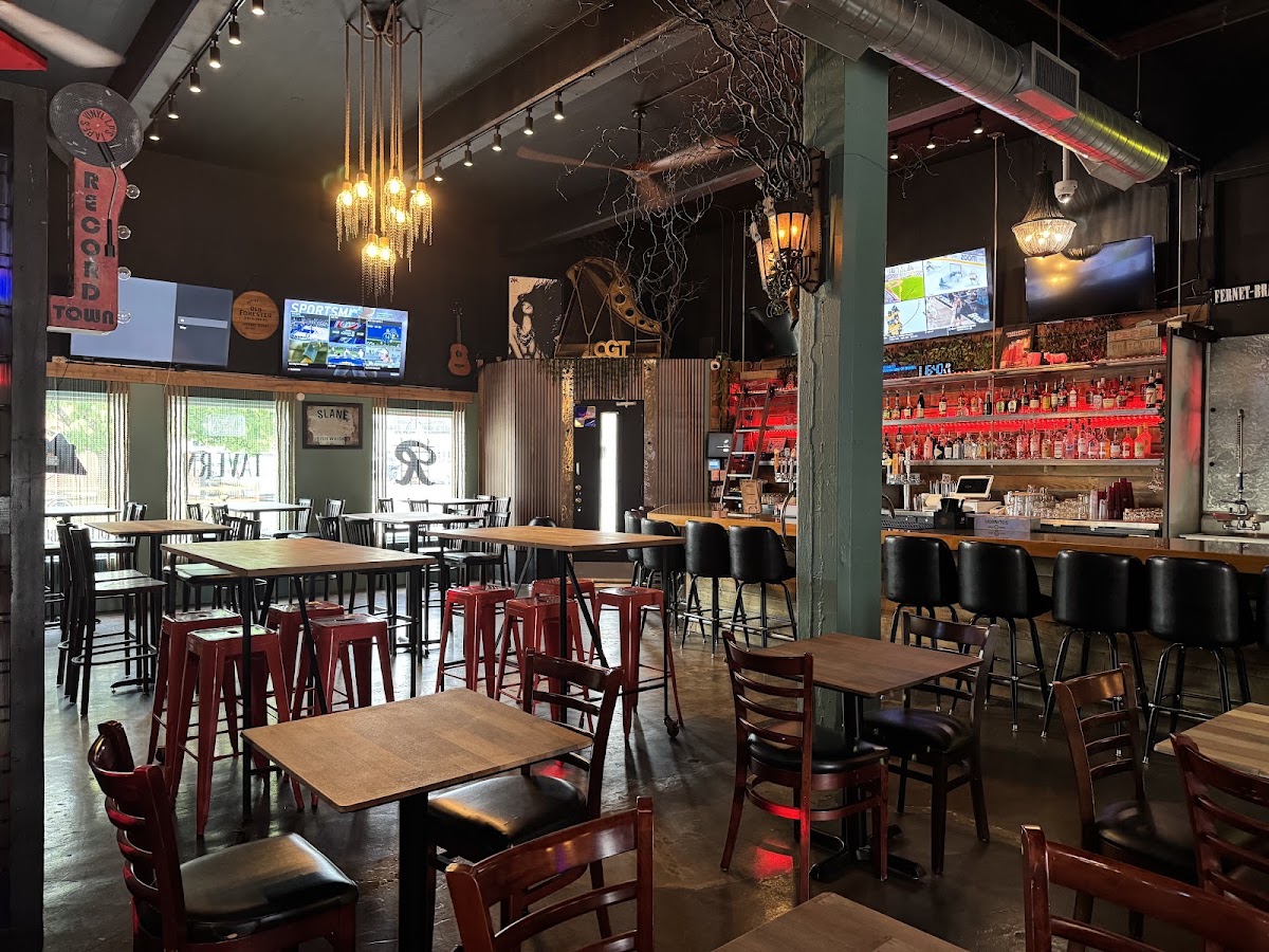 Oak Grove Tavern
